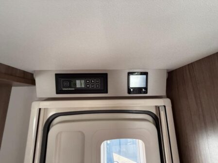 2023 Coachman VIP 520