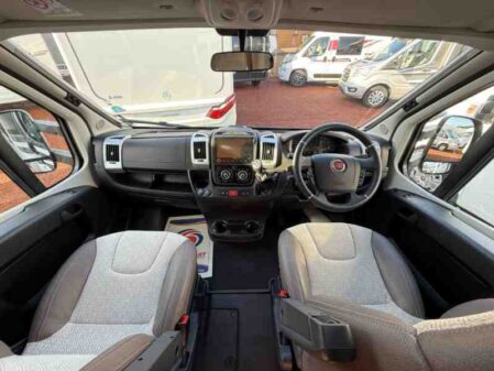 2022 Auto-Trail TRACKER RL