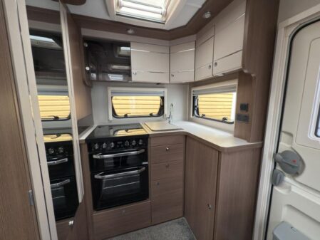 2018 Elddis Affinity 462