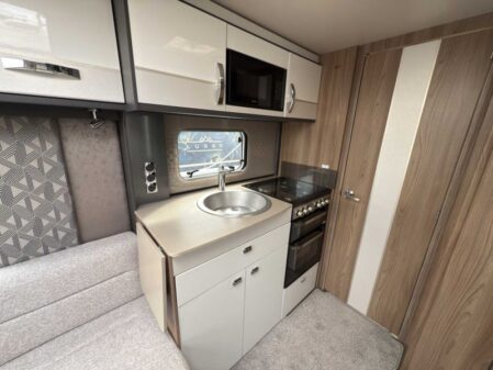 2022 Swift Conqueror 560