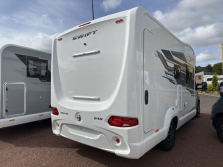 2025 Swift Escape 640