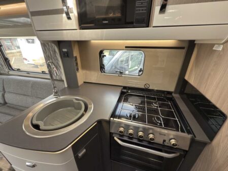 2025 Swift Escape 640