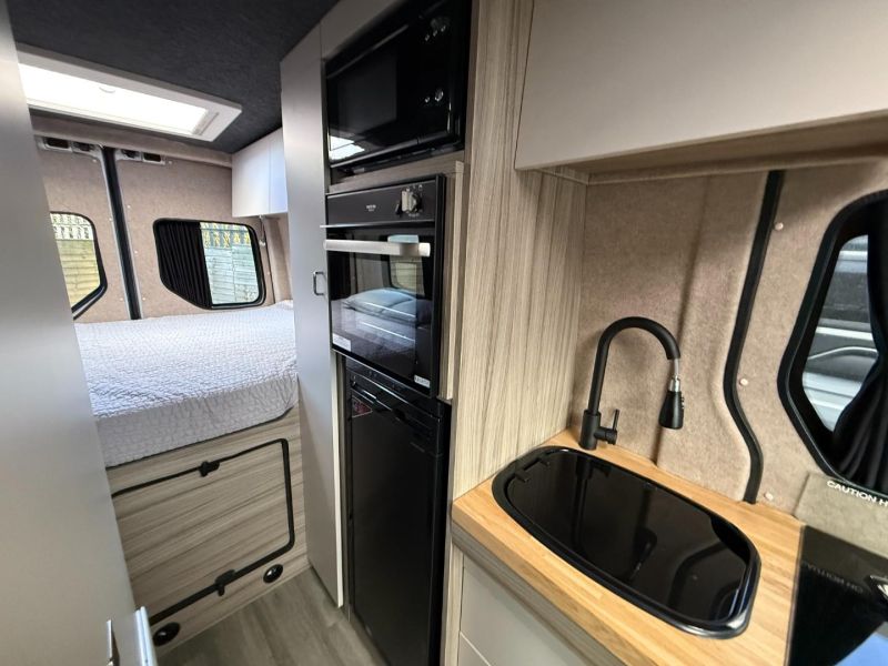 2019 VW Crafter Adventure King Black Edition