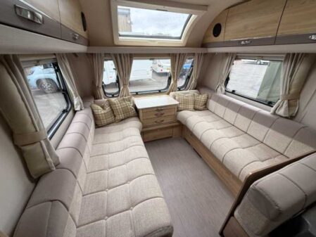 2017 Elddis Avante 840