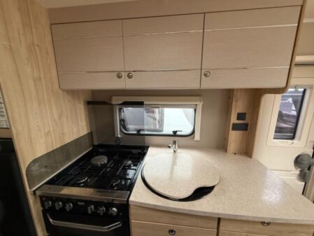 2017 Elddis Avante 840