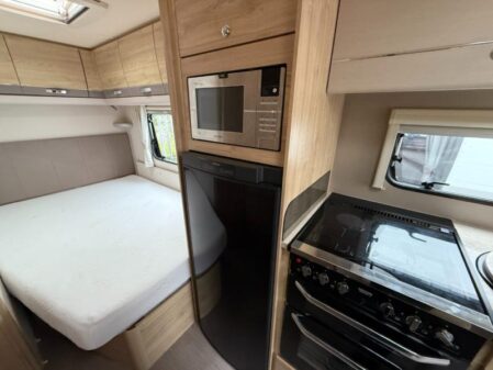 2017 Elddis Avante 840