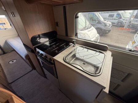 2017 Auto-Trail V-line  SE 636