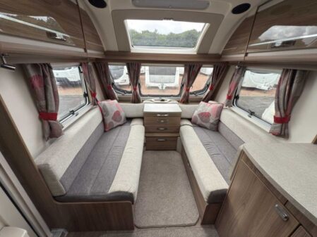 2017 Swift Challenger LUX 635