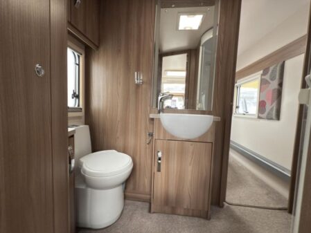 2017 Swift Challenger LUX 635