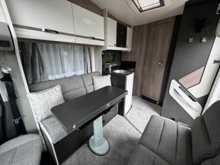 2023 Swift Voyager 584