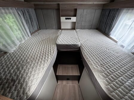 2023 Swift Voyager 584