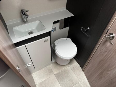 2023 Swift Voyager 584