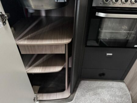 2023 Swift Voyager 584