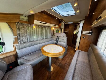 2016 Hymer B544