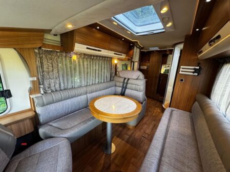 2016 Hymer B544