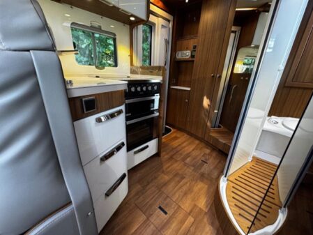 2016 Hymer B544