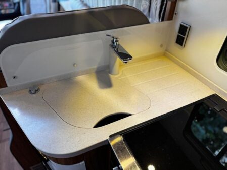 2016 Hymer B544