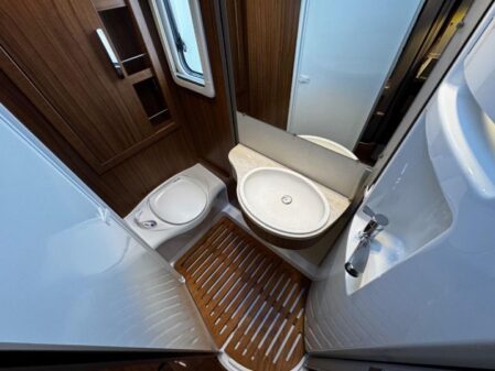 2016 Hymer B544