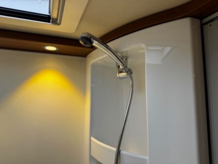 2016 Hymer B544