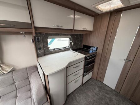 2024 Coachman VIP 460
Incl Mover