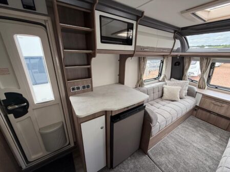 2024 Coachman VIP 460
Incl Mover