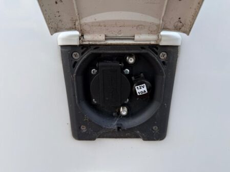 2017 Hymer NOVA 585 GL   ***SVR***