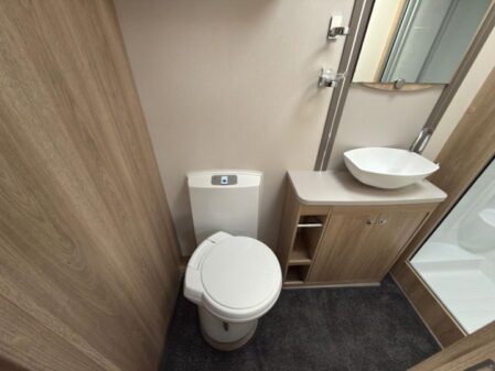 2018 Elddis CHATSWORTH 866