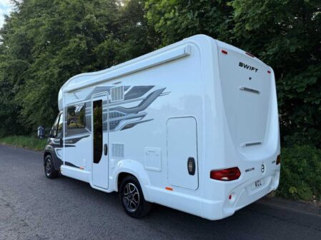 2025 Swift Escape 640