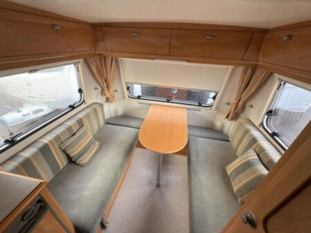 2004 Eriba Familia 320