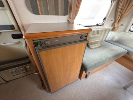 2004 Eriba Familia 320