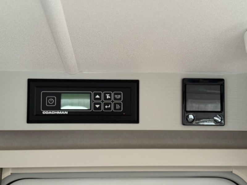 2026 Coachman VIP 565