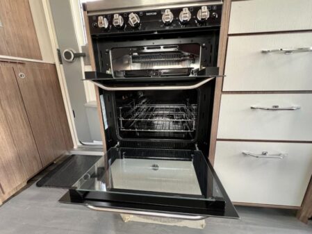 2025 Coachman VIP 520