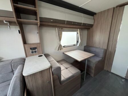 2025 Coachman VIP 520