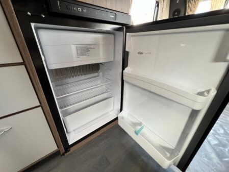 2025 Coachman VIP 520