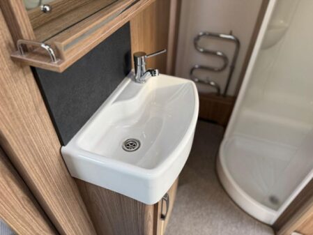 2015 Coachman VIP 545
Incl Mover