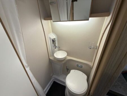 2019 Elddis Platinum CV40