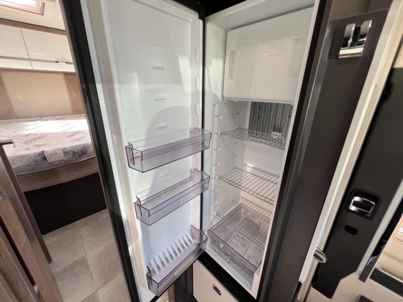 2024 Swift Escape 694