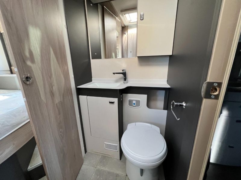 2024 Swift Escape 694