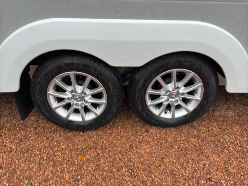 2025 Coachman Laser 875 Xtra