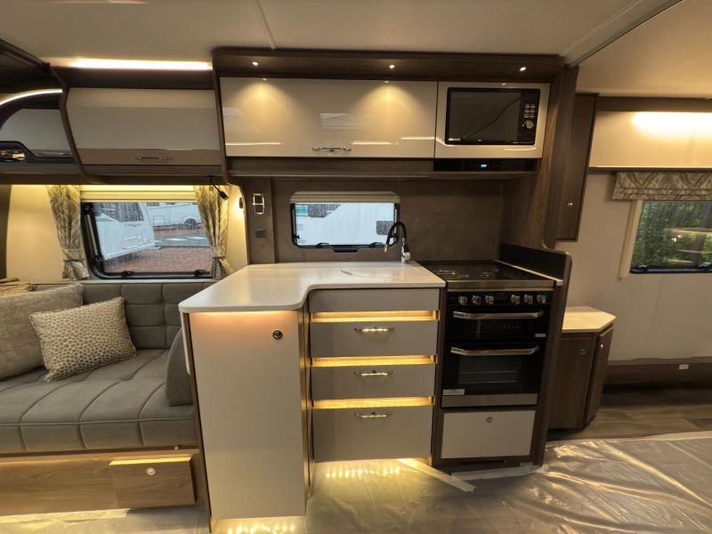 2025 Coachman Laser 875 Xtra