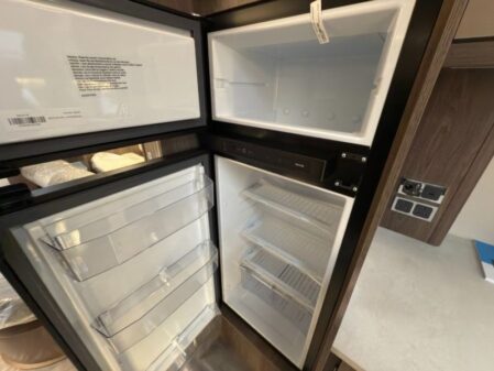 2025 Coachman Laser 875 Xtra