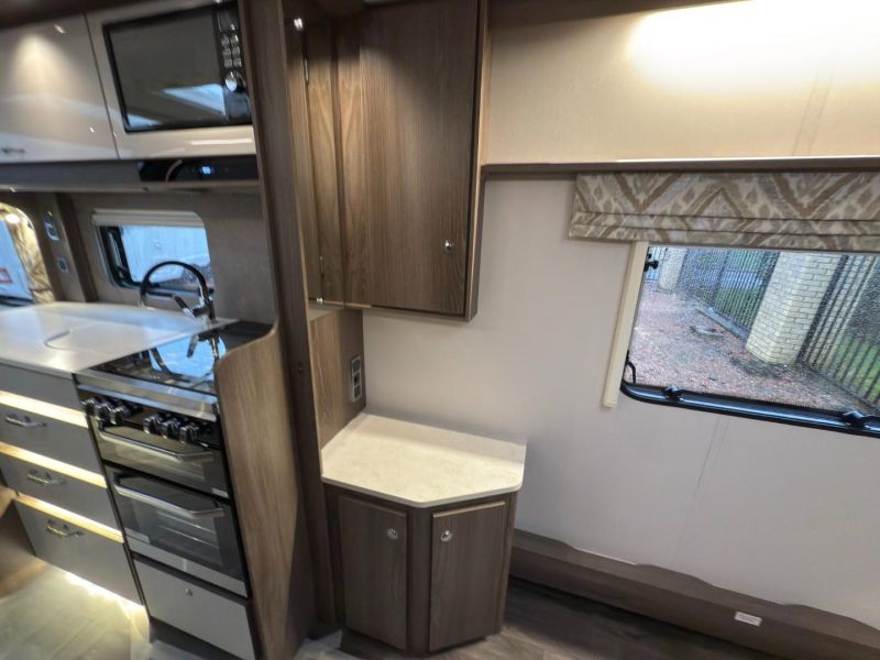 2025 Coachman Laser 875 Xtra