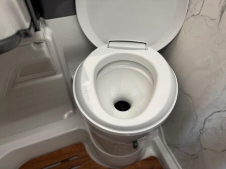 2025 Swift Trekker X Auto