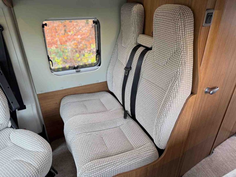 2017 Auto-Trail V-line SE 636