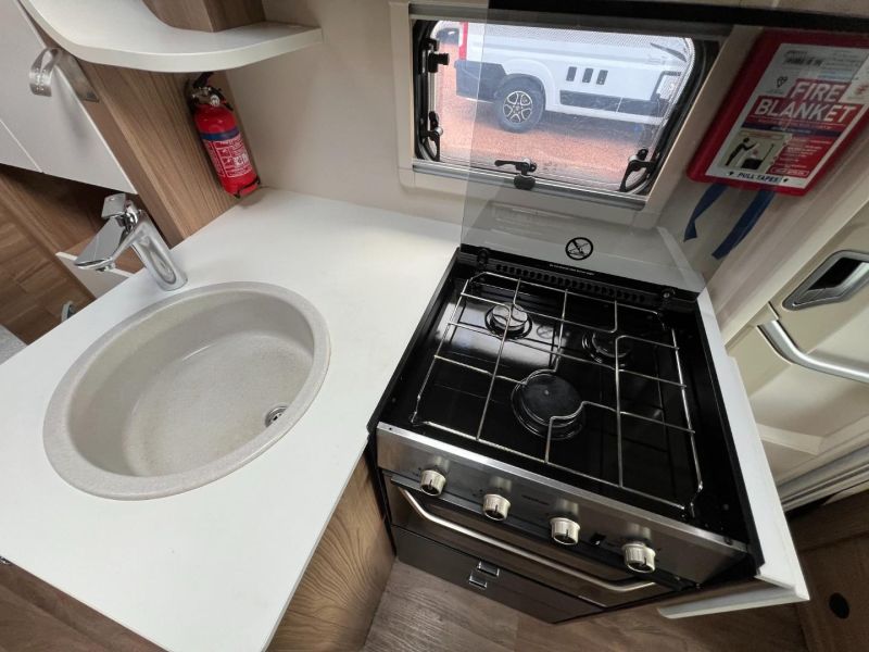 2018 Swift Escape 695