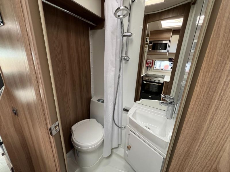 2018 Swift Escape 695