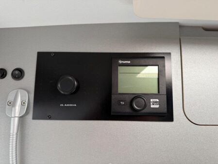 2018 Adria Twin 600 SP
Manual 150HP