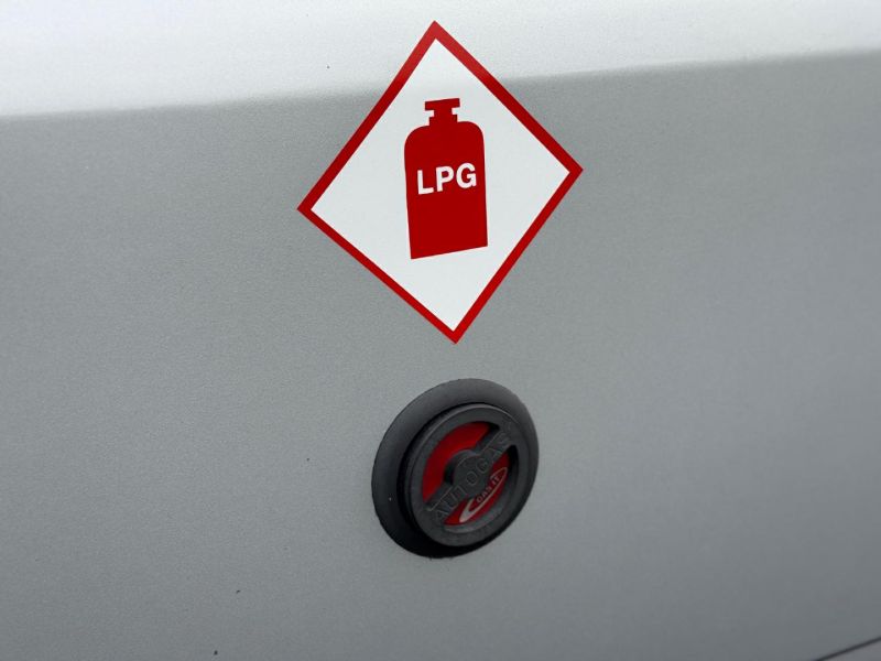 2017 Auto-Trail V-line SE 636