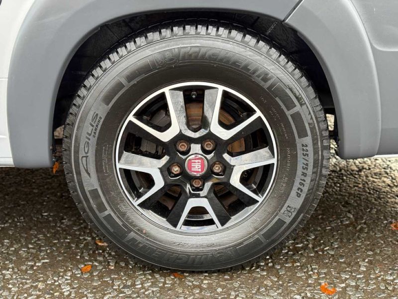 2017 Auto-Trail V-line SE 636