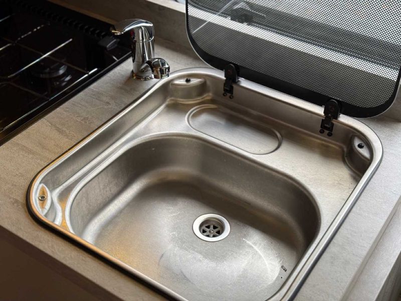 2017 Auto-Trail V-line SE 636